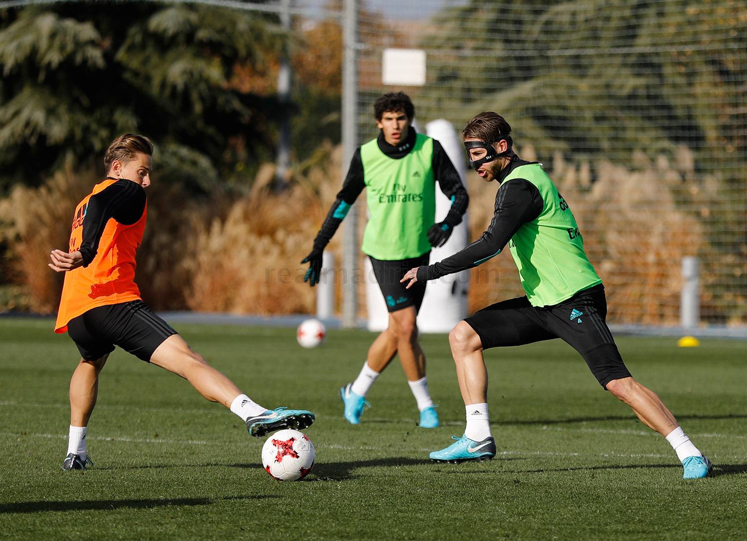 艾跃进三个不解之谜