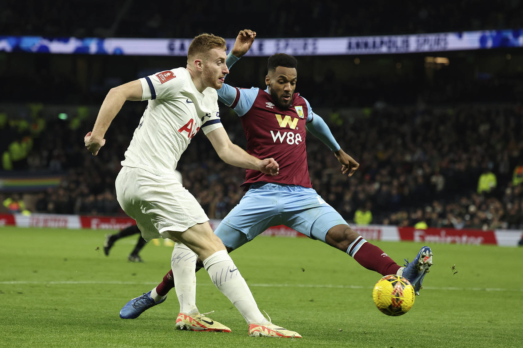 九游体育app下载 -关于转会期上海久事远射贴柱——足总杯节点到来，底气十足，年轻球员得到机会的信息