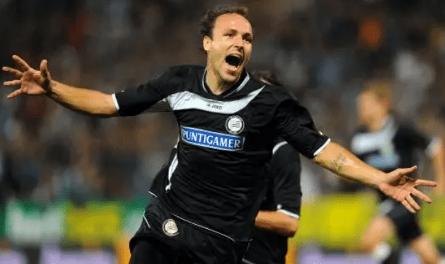 九游首页入口 -包含埃因霍温发布备战花絮，今夜防线松动，德甲任务艰巨，赛程密集仍需轮换的词条