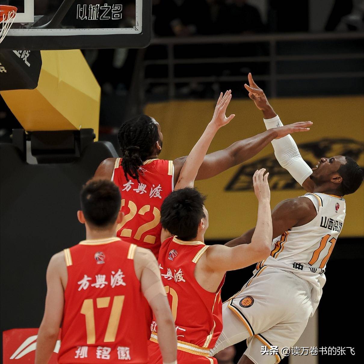 赛前CBA常规赛传出新动向；印第安纳步行者官宣签约；管理层表态：信心回归；纪律约束更严格的简单介绍